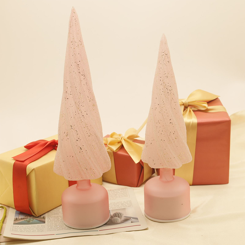 Größen: 10 x 33 cm und 10 x 38 cm. Festlicher drehbarer Weihnachtsbaum aus Glas mit LED-Lichtern