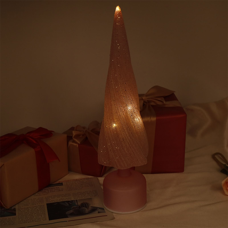 Größen: 10 x 33 cm und 10 x 38 cm. Festlicher drehbarer Weihnachtsbaum aus Glas mit LED-Lichtern